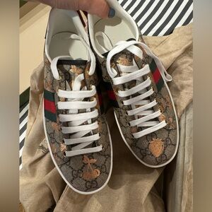 Brand new in box with Dust bag Gucci strawberry cherry sneakers